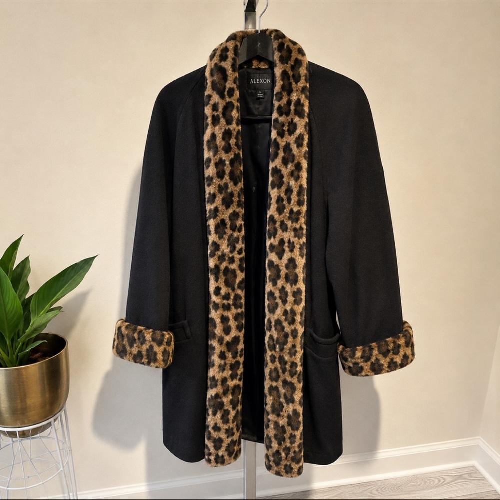 “Vintage Alexon Black Jacket with Leopard Trim – Made in Great Britain 🇬🇧”